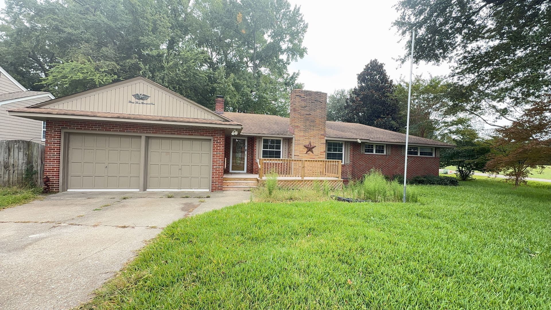 Portsmouth House: 3301 Brookside Ln