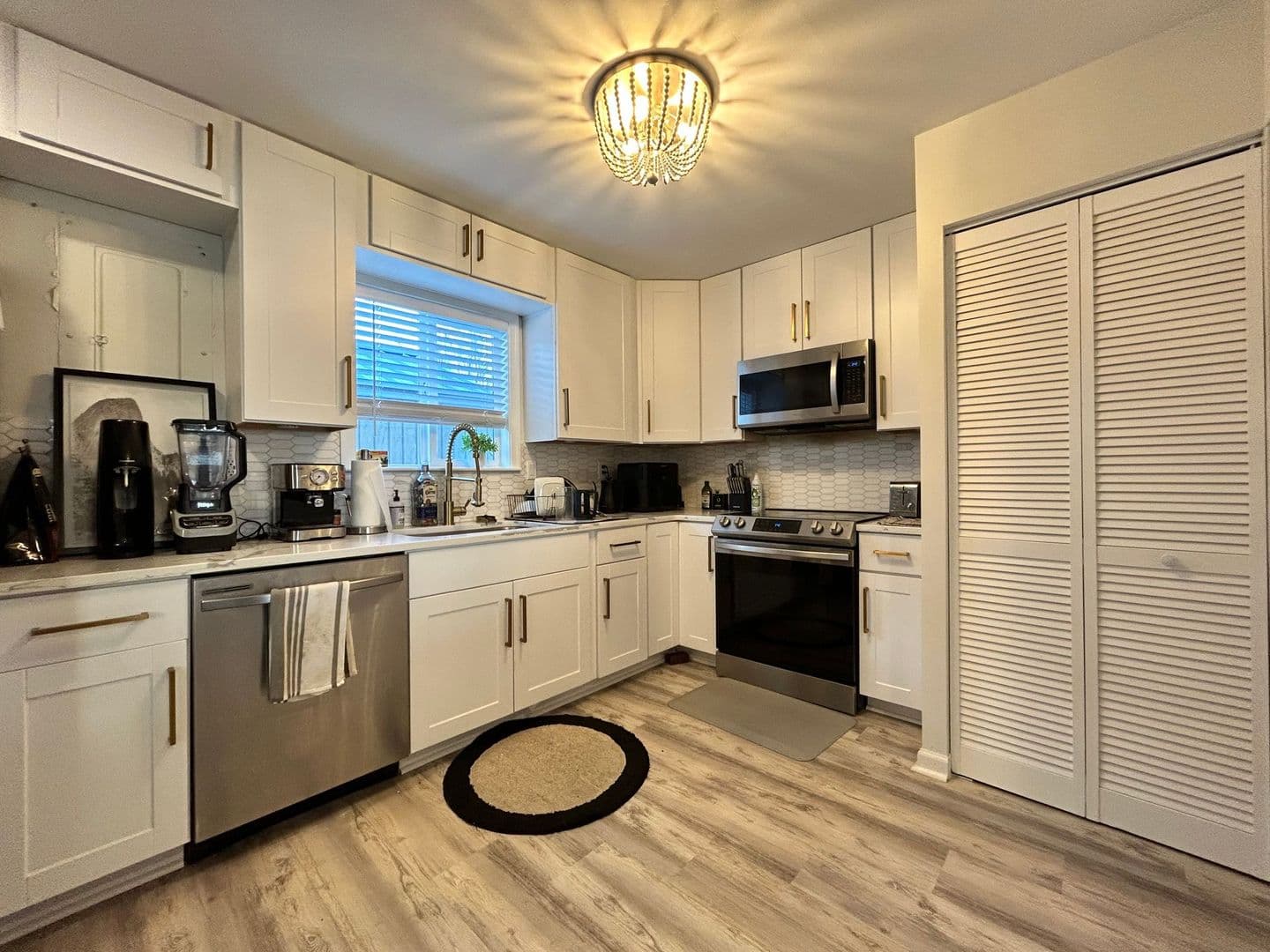 NORFOLK House: 3724 PRETTY LAKE AVE