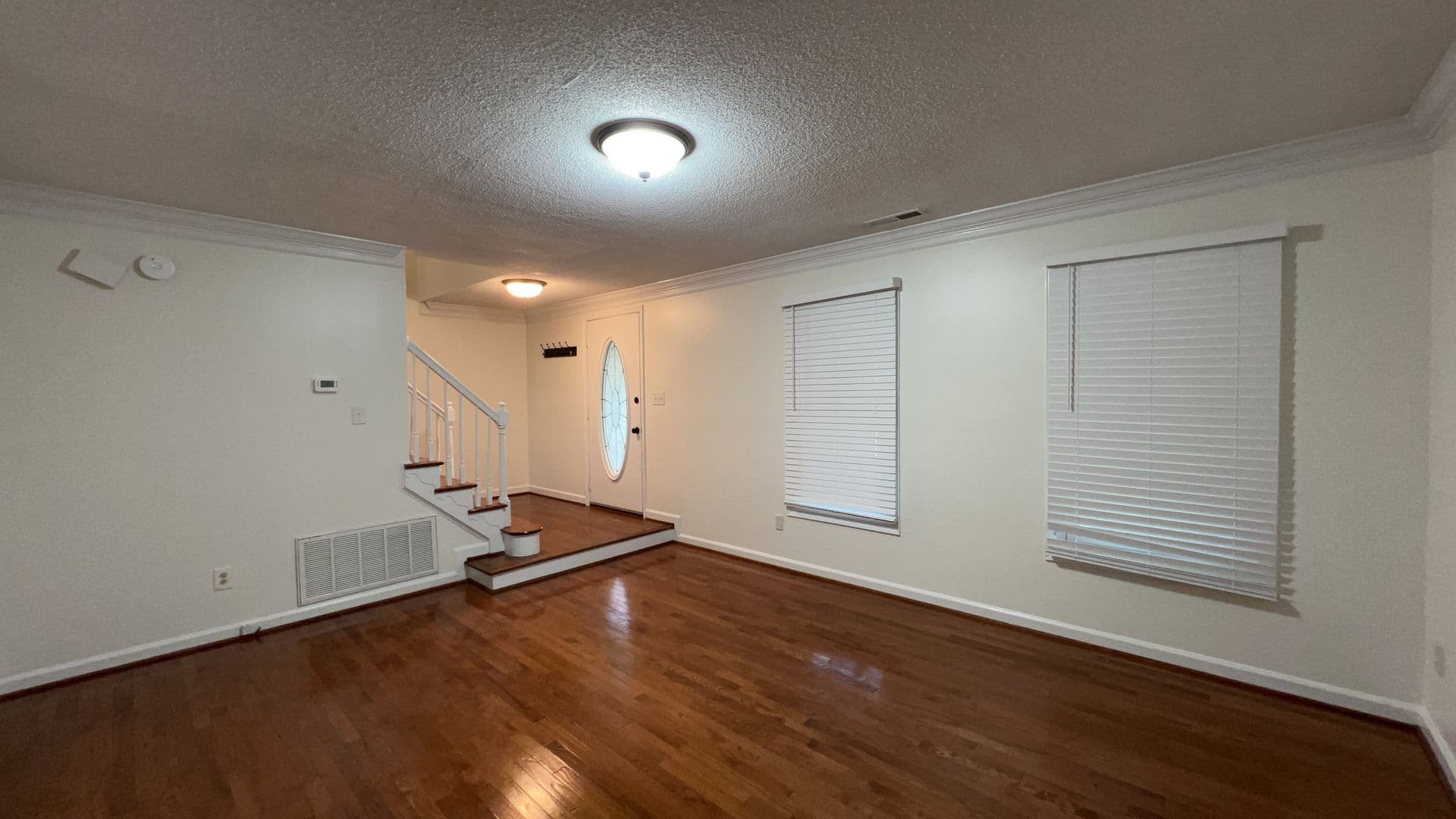 Virginia Beach House: 5245 Chipping Ln
