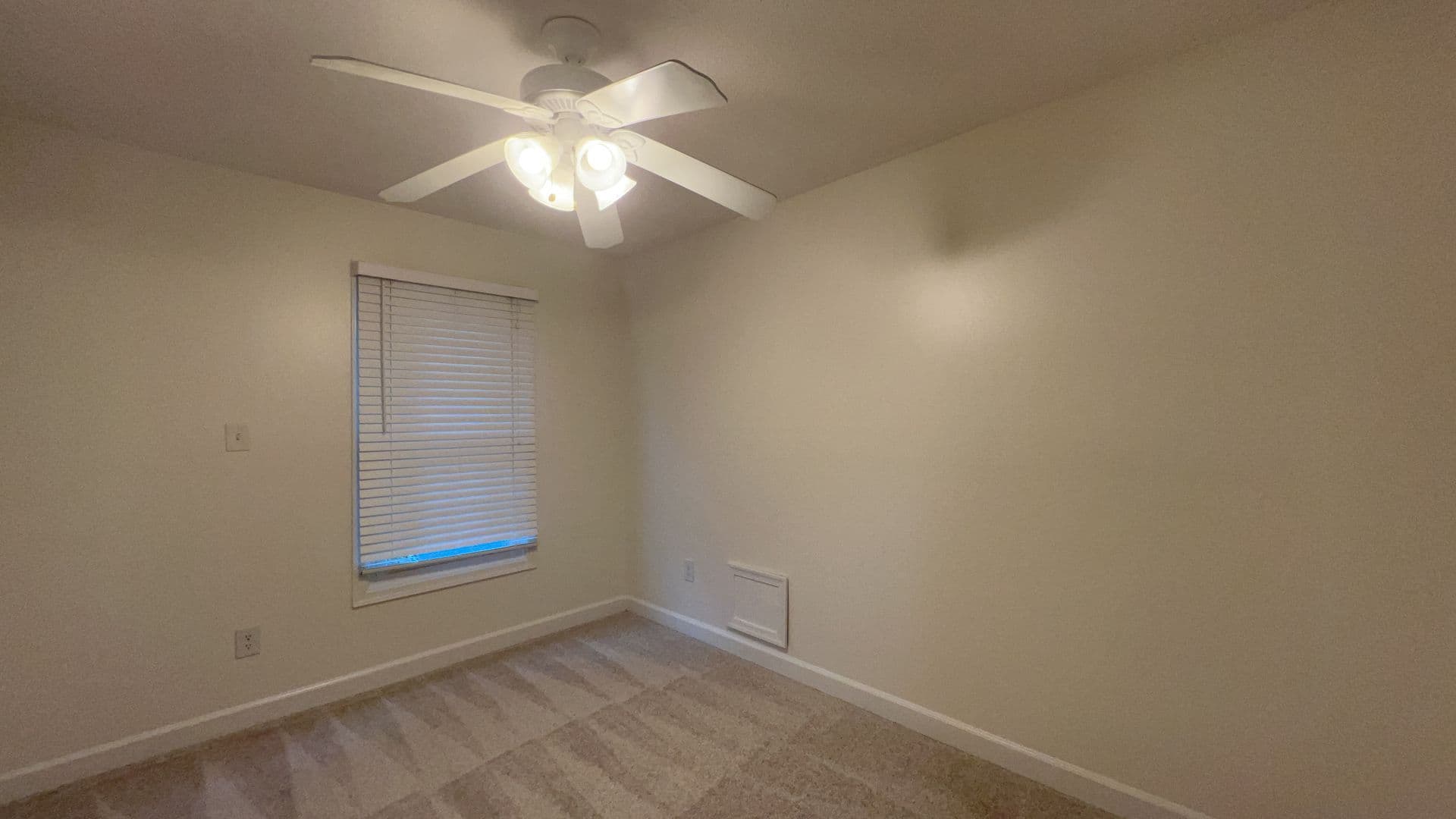 Virginia Beach House: 5245 Chipping Ln