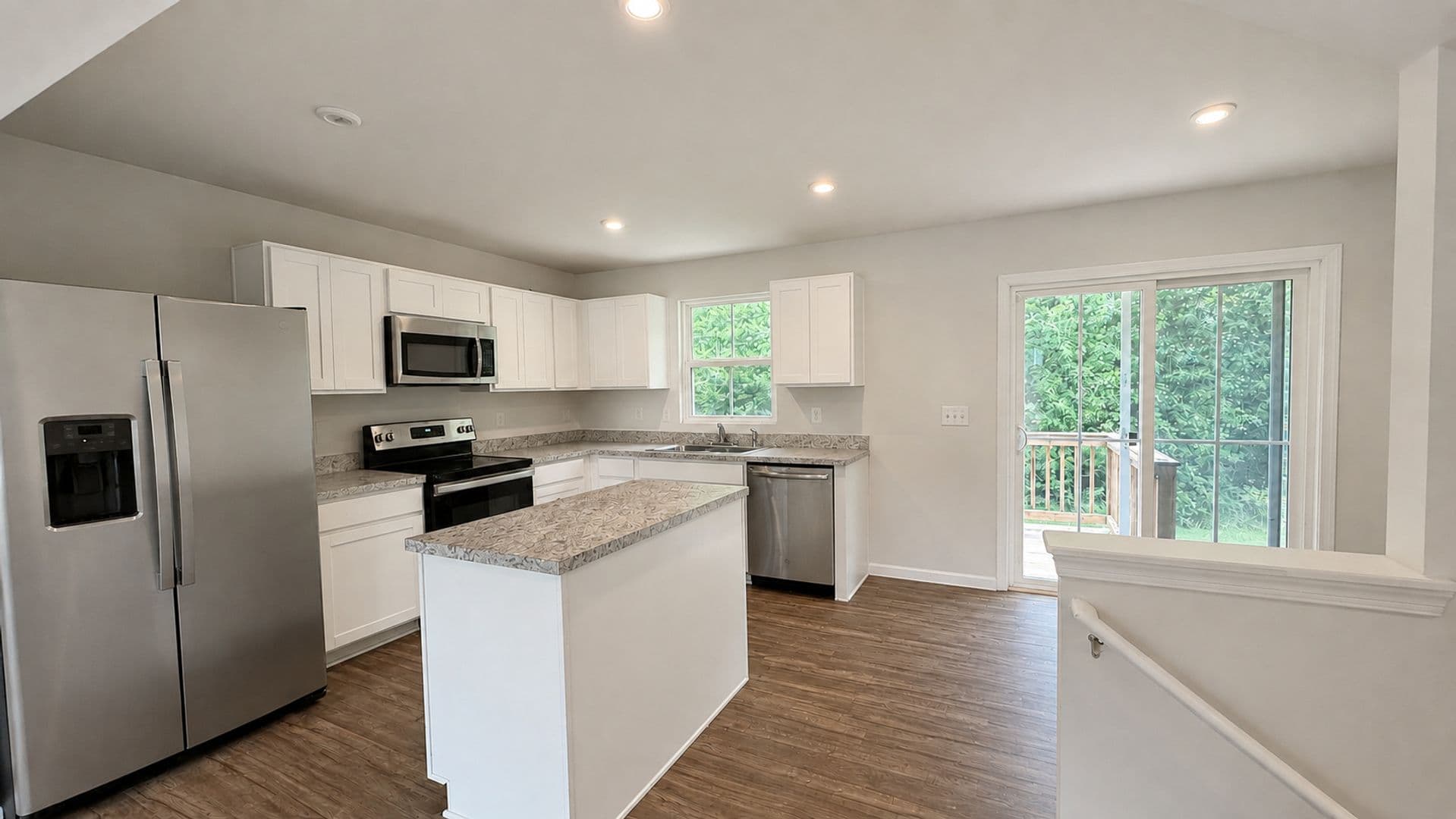 Suffolk House: 2044 Petersen Way