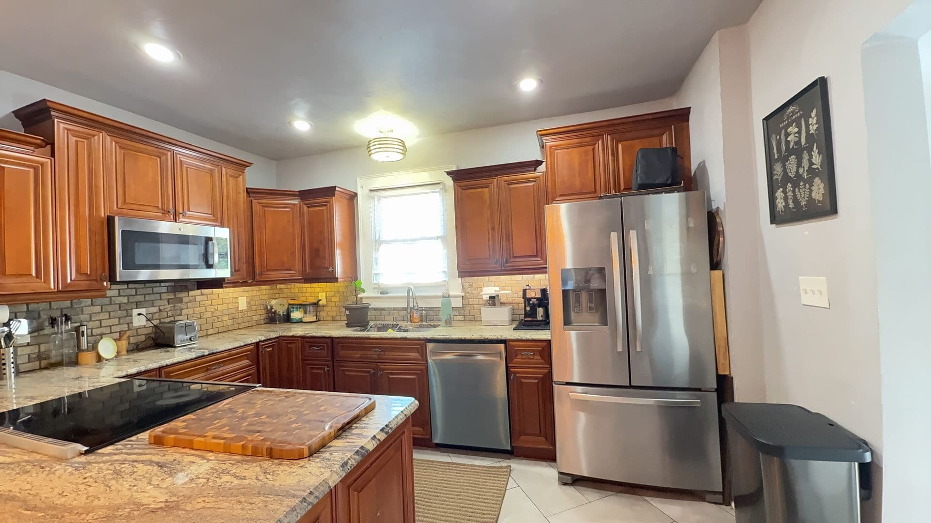 Norfolk House: 1711 Springfield Ave