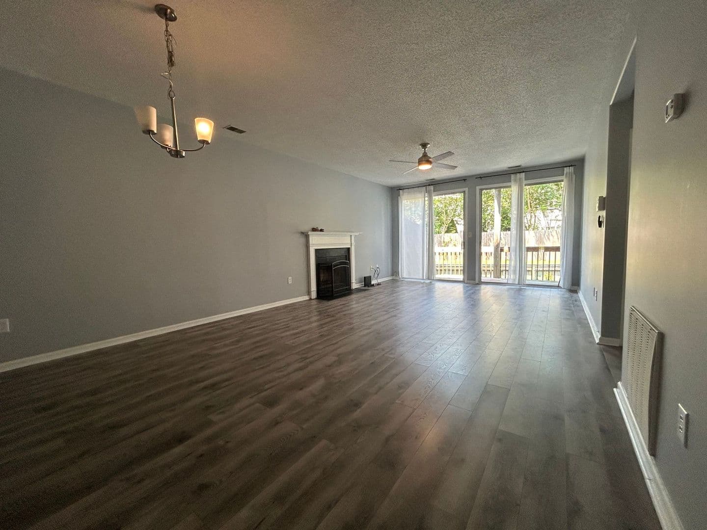Virginia Beach Condo: 897 Gas Light Ln