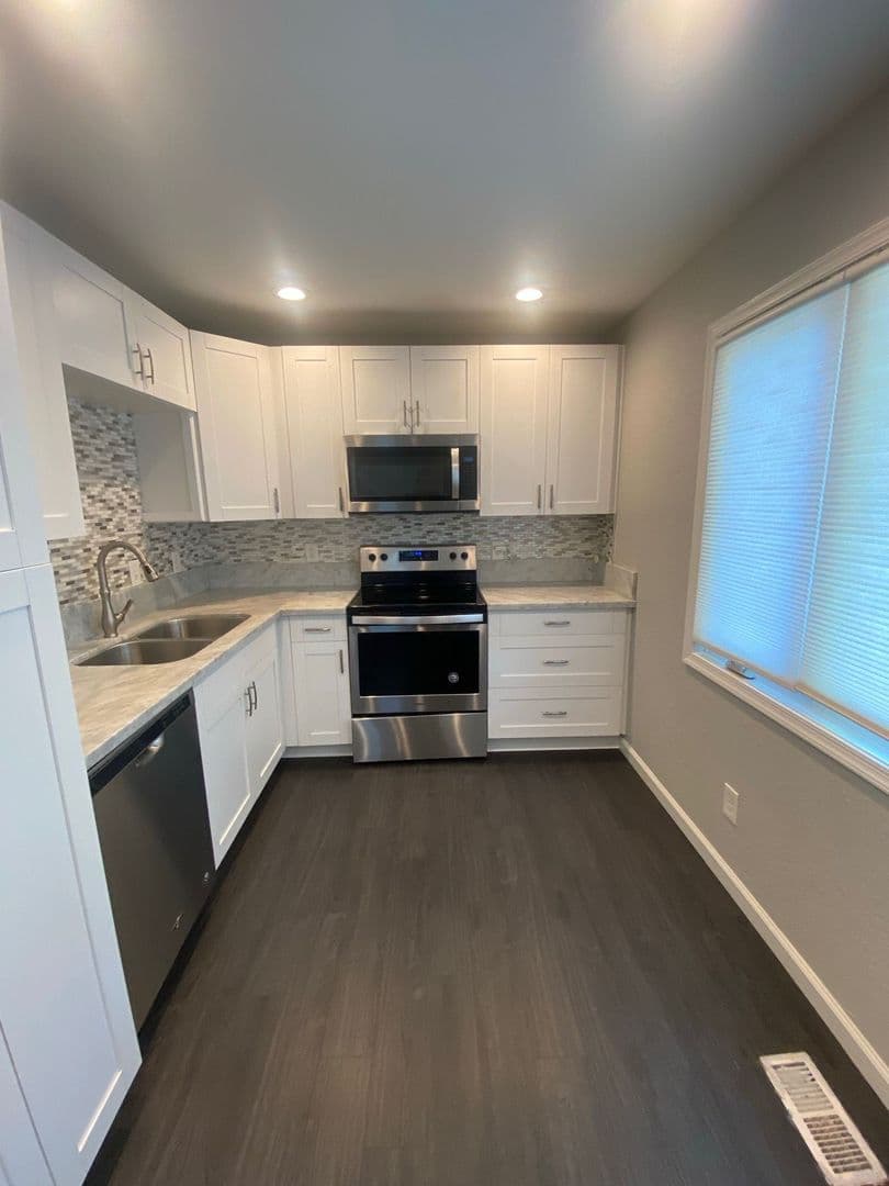Virginia Beach House: 804 Romney Lane