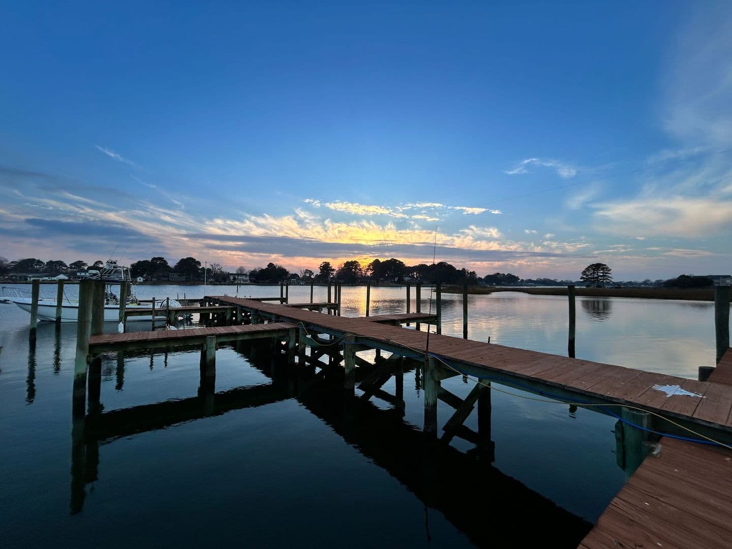 NORFOLK House: 3724 PRETTY LAKE AVE