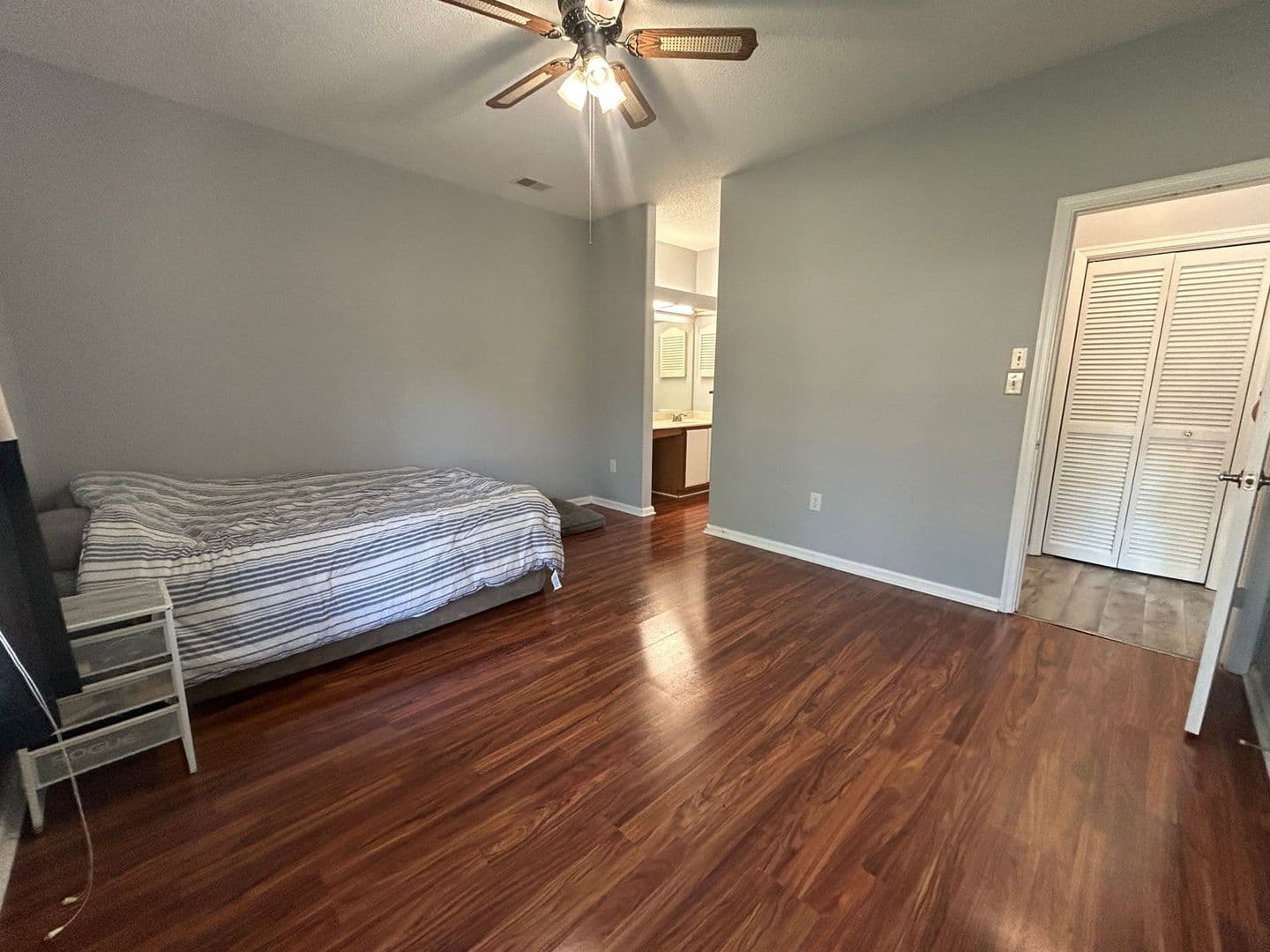 Virginia Beach Condo: 897 Gas Light Ln