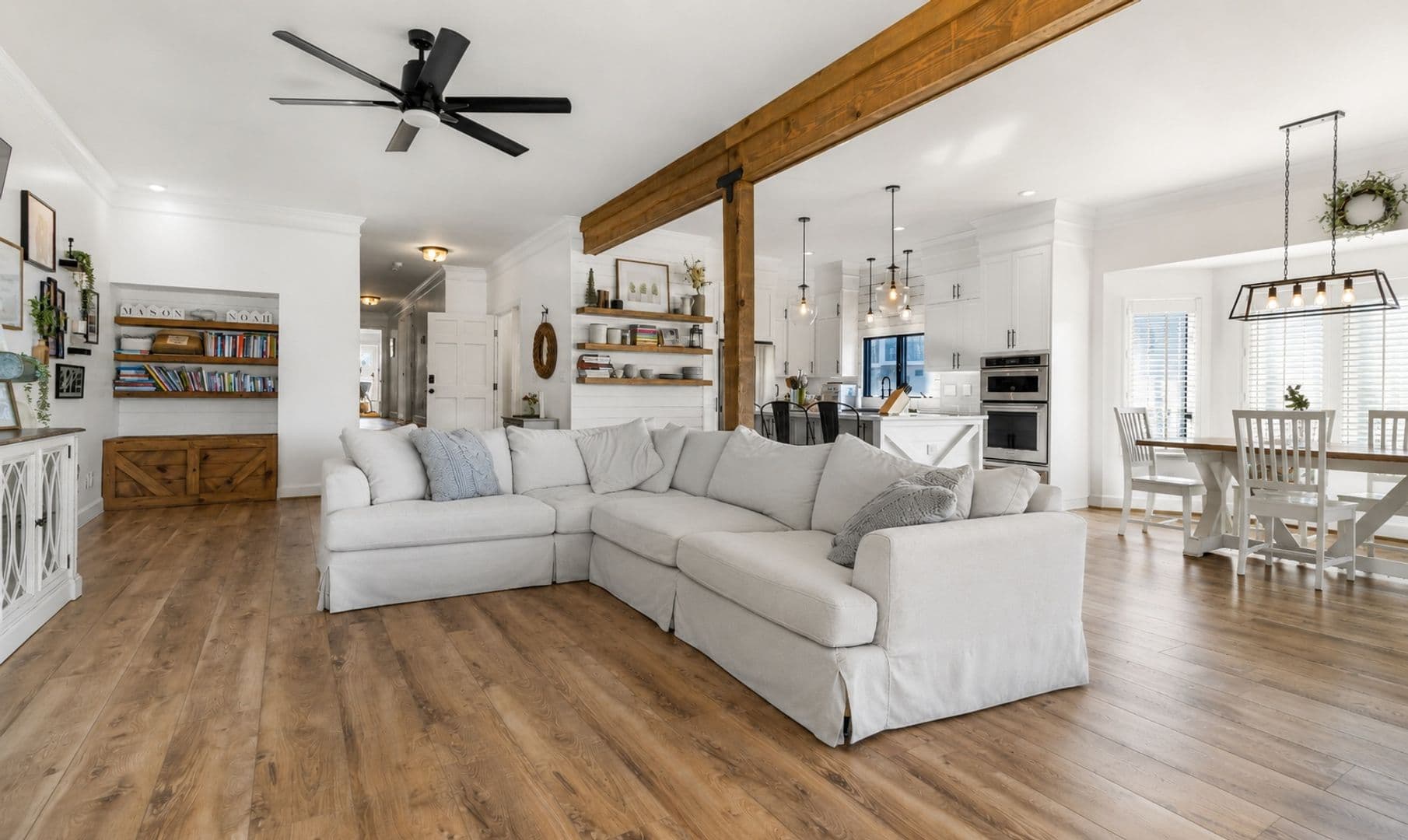 Virginia Beach Apartment: 2852 Charlemagne Dr