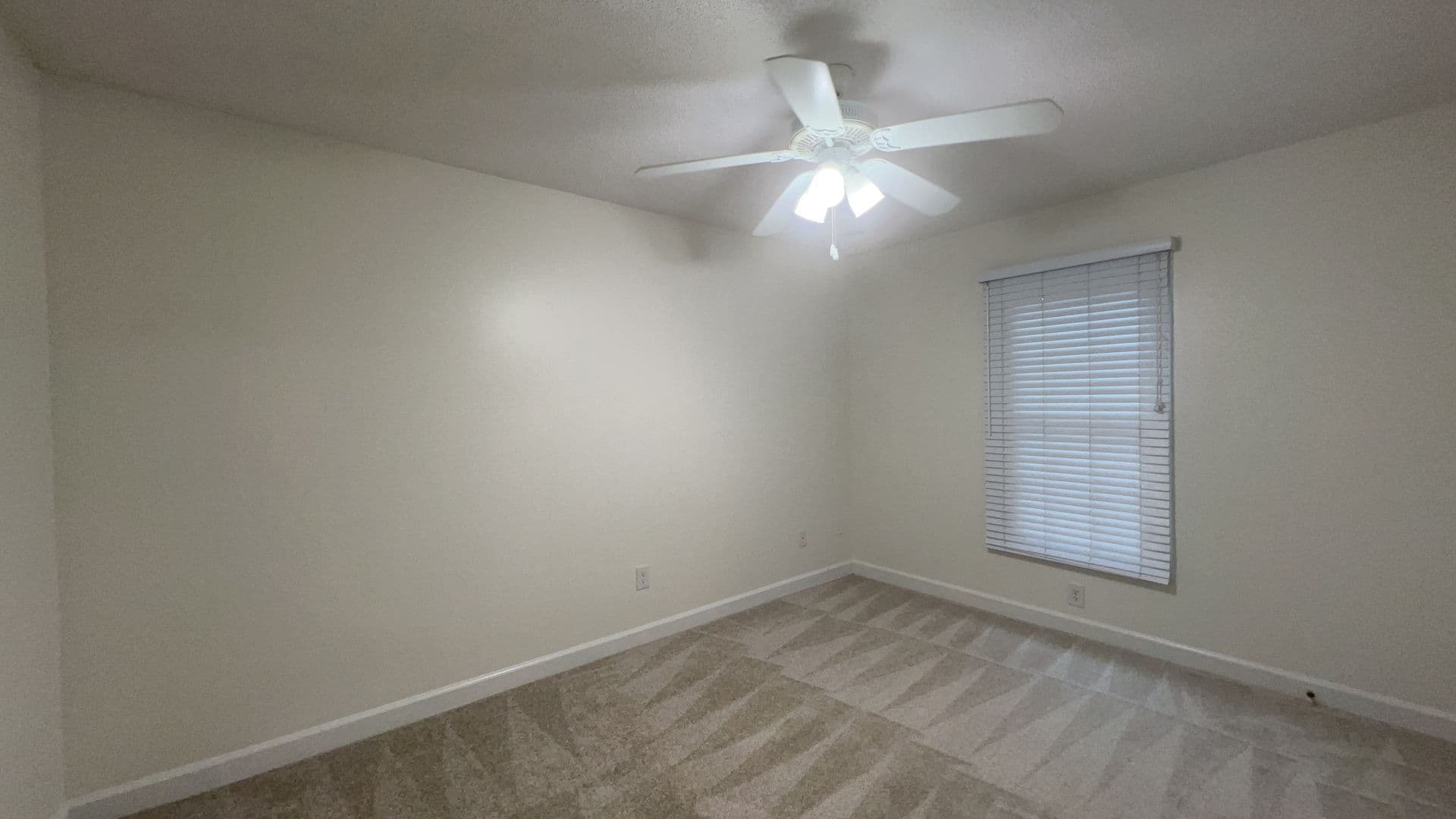 Virginia Beach House: 5245 Chipping Ln