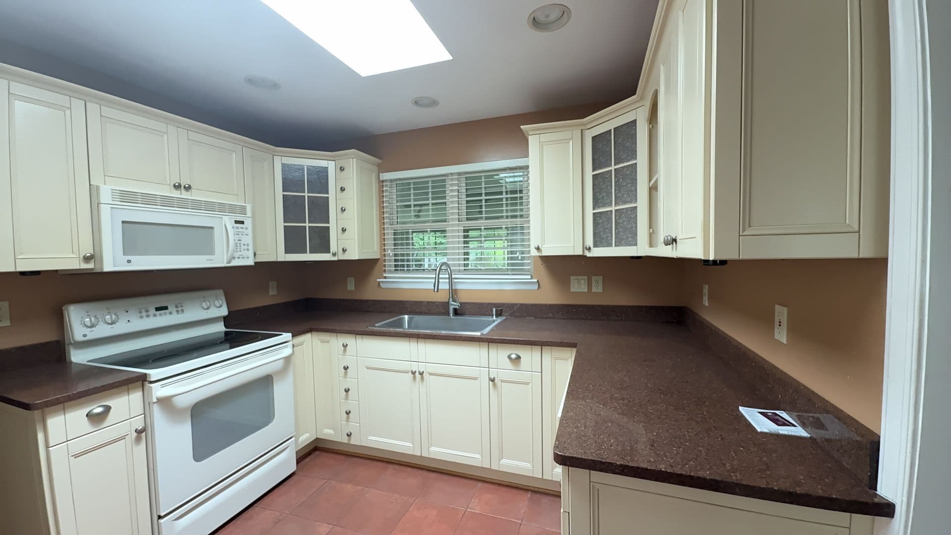 Portsmouth House: 3301 Brookside Ln