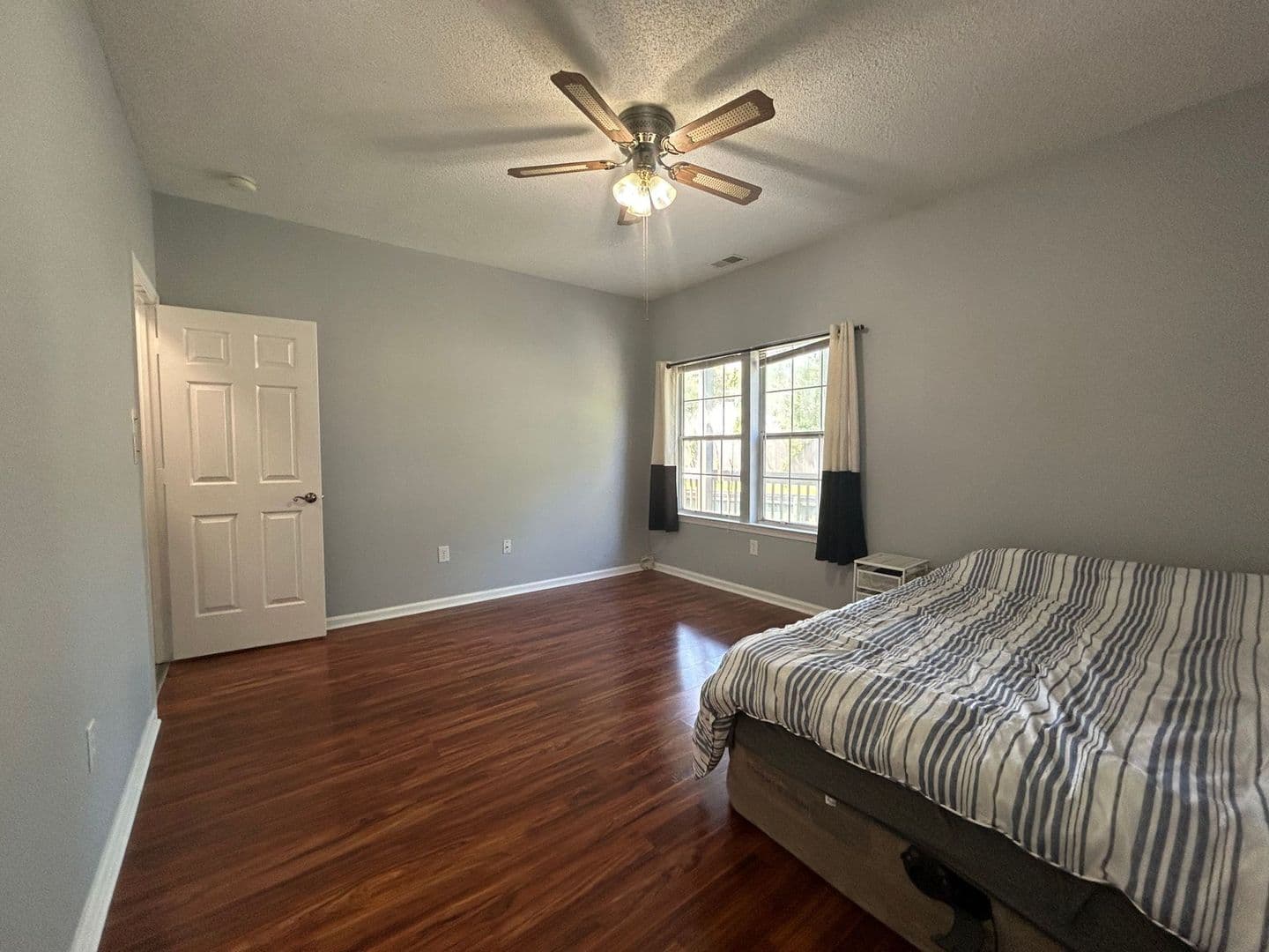 Virginia Beach Condo: 897 Gas Light Ln