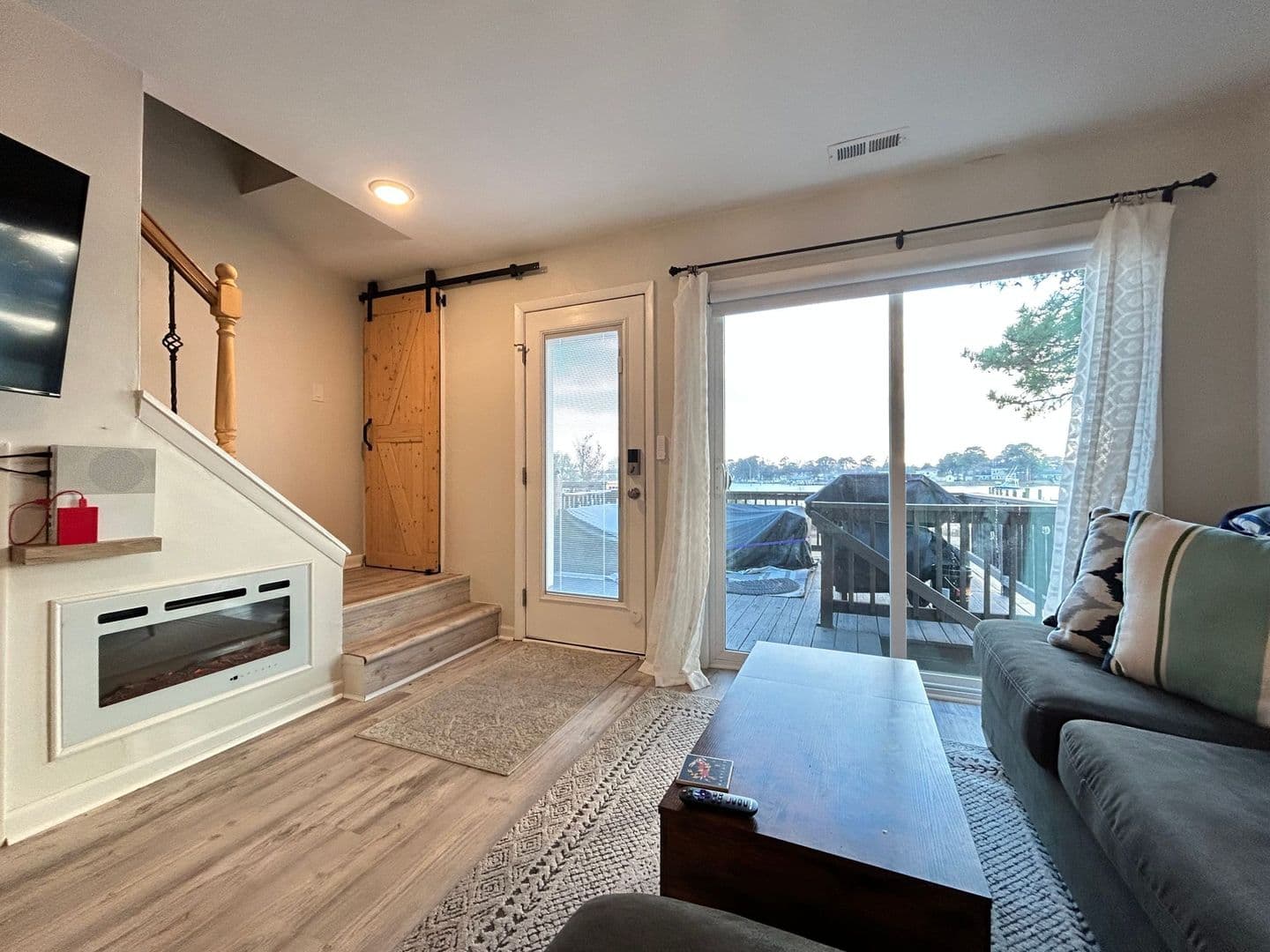NORFOLK House: 3724 PRETTY LAKE AVE