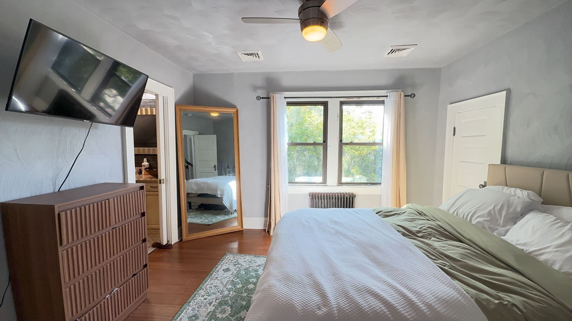 Norfolk House: 1711 Springfield Ave