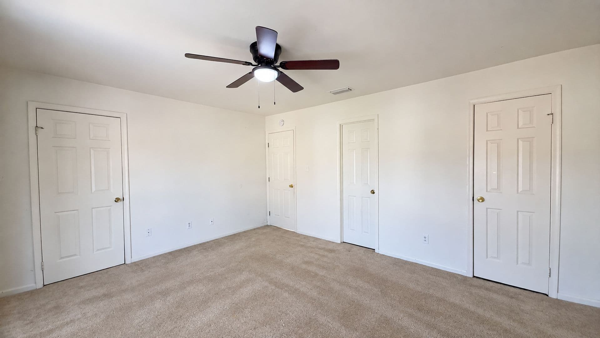 Virginia Beach Townhome: 5522 Baccalaureate Dr