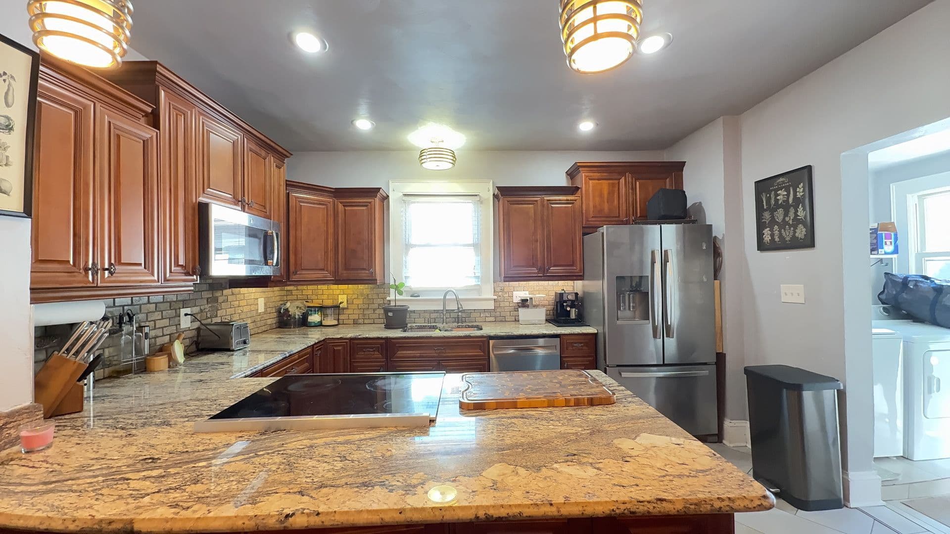 Norfolk House: 1711 Springfield Ave