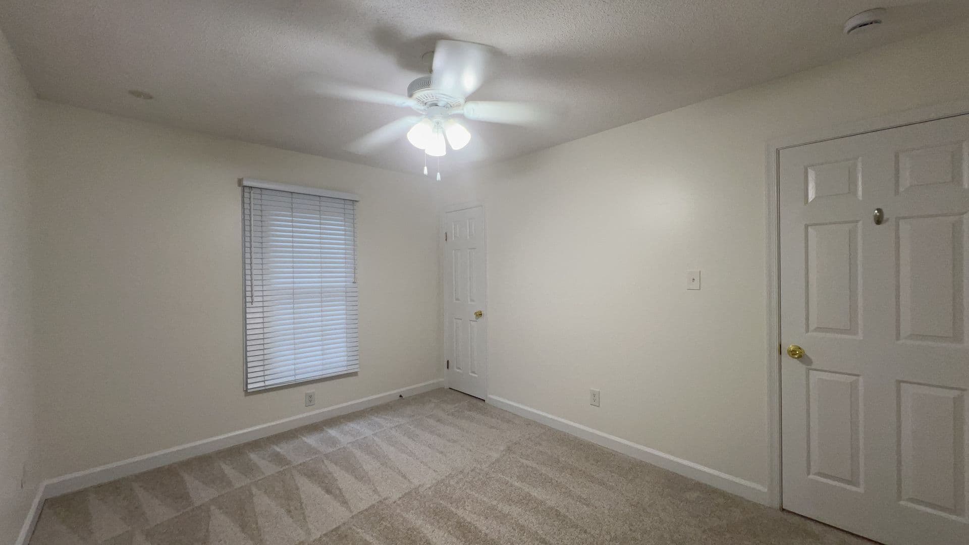 Virginia Beach House: 5245 Chipping Ln