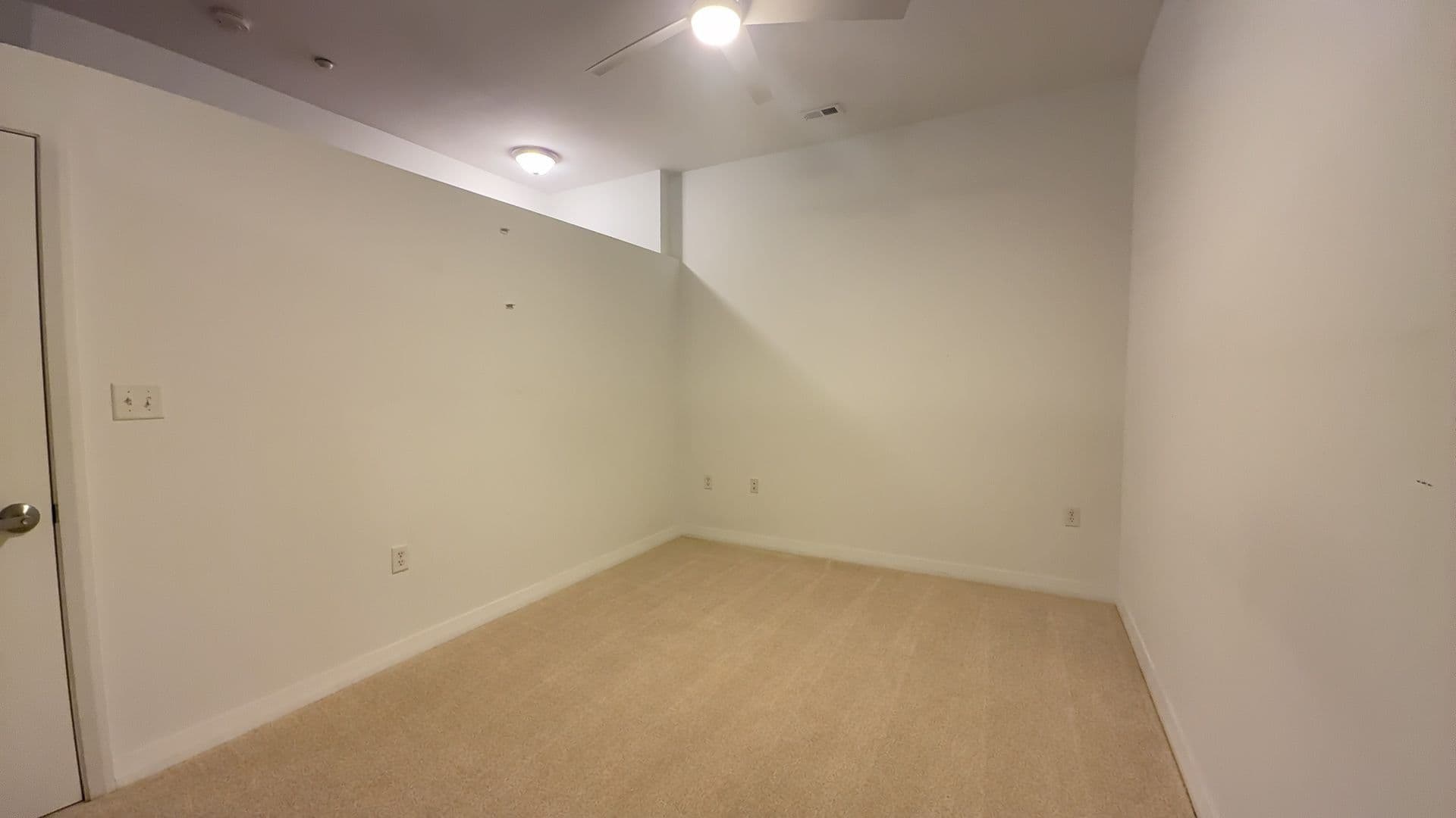 Norfolk Condo: 450 W Princess Anne Rd #308
