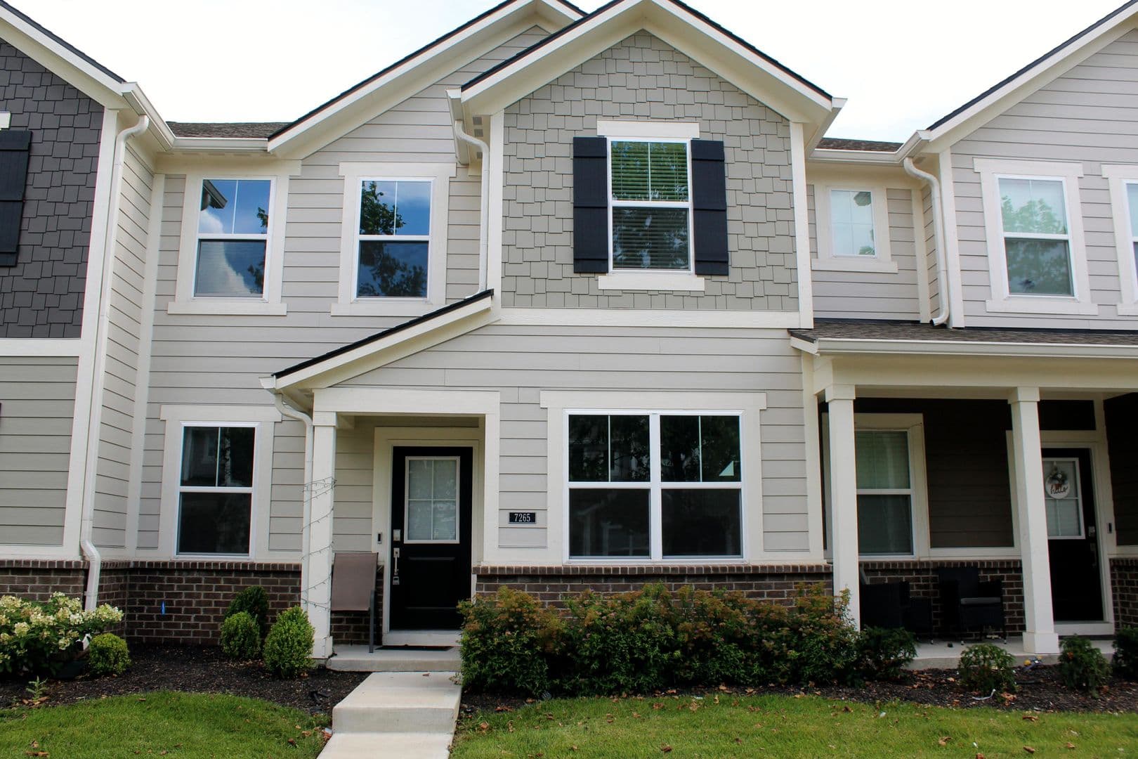 Avon House: 7265 Governors Row