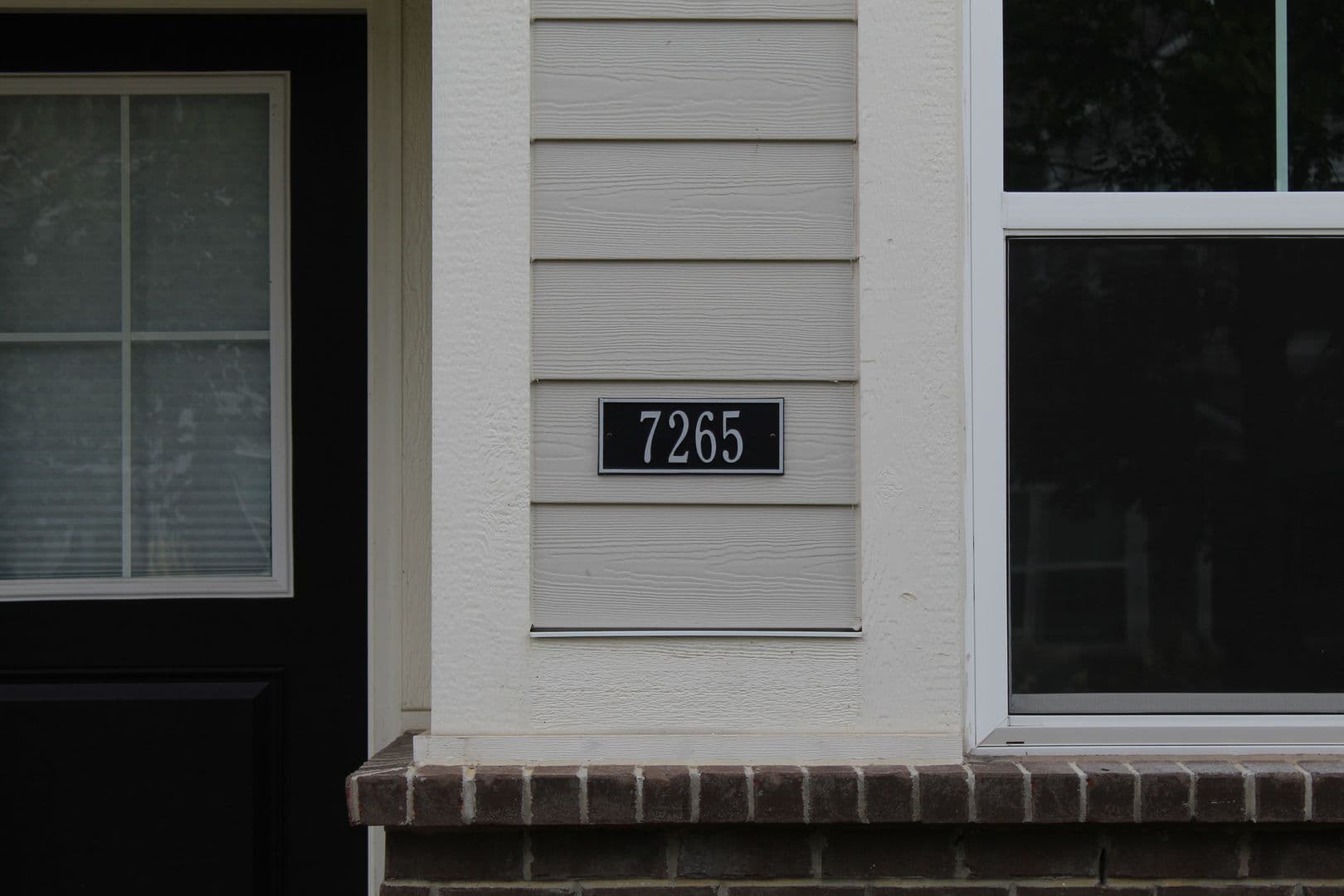 Avon House: 7265 Governors Row