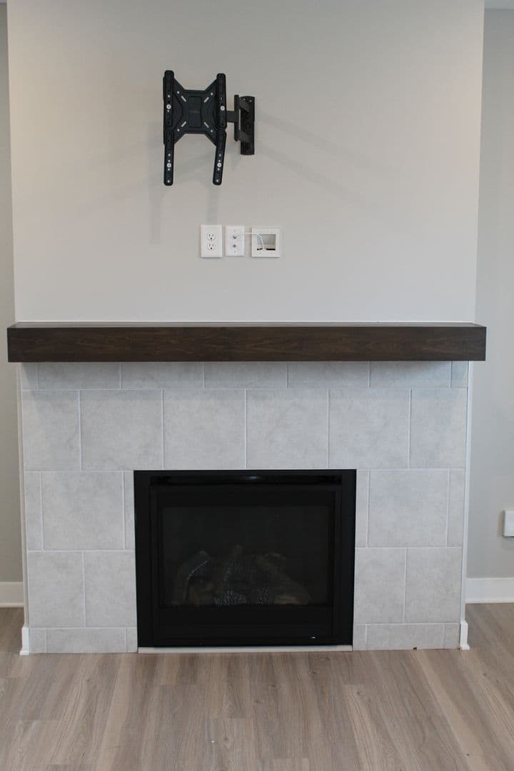 Avon House: 9555 Crossfield Road
