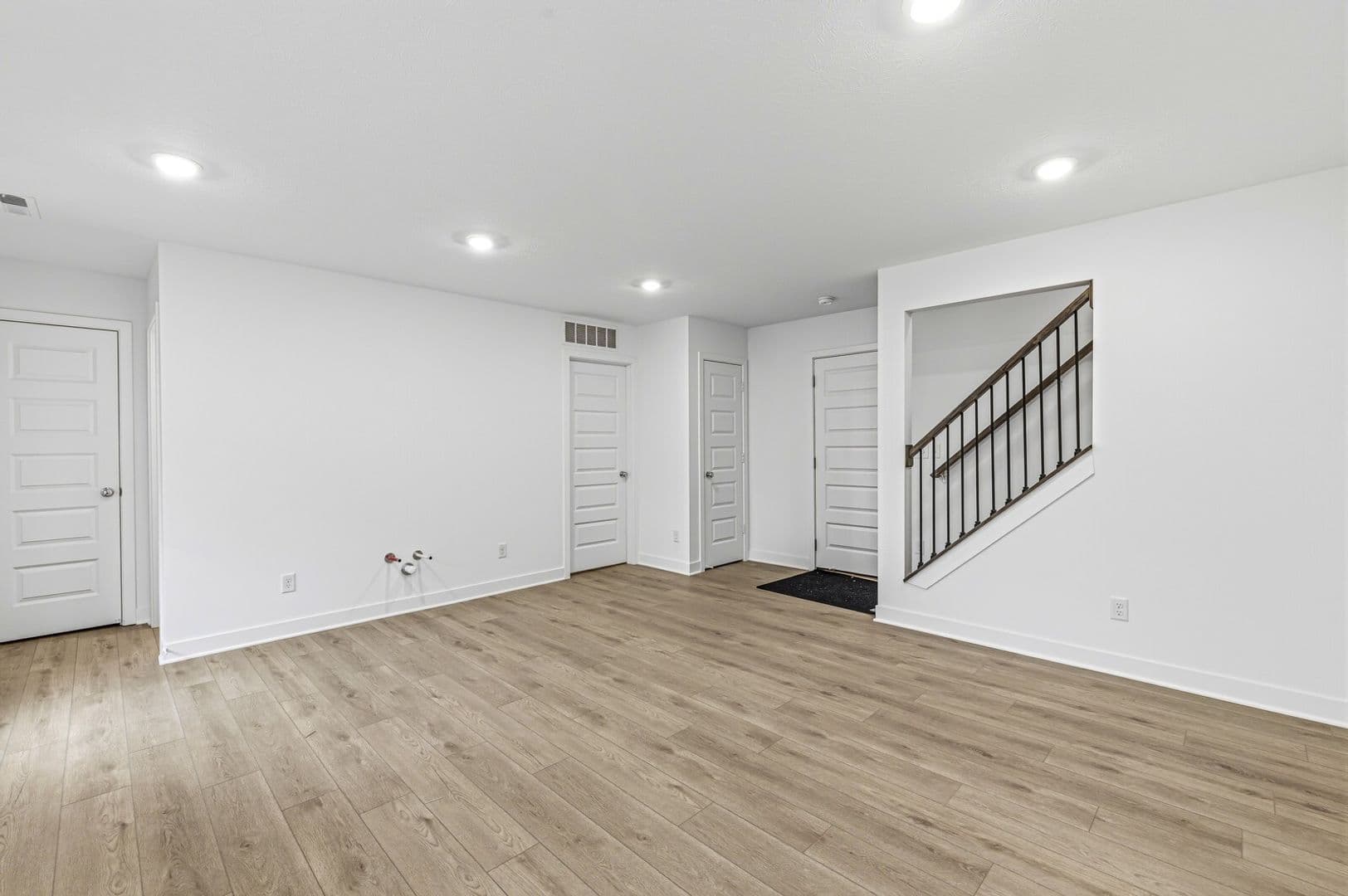 Plainfield House: 5922 Juna Avenue