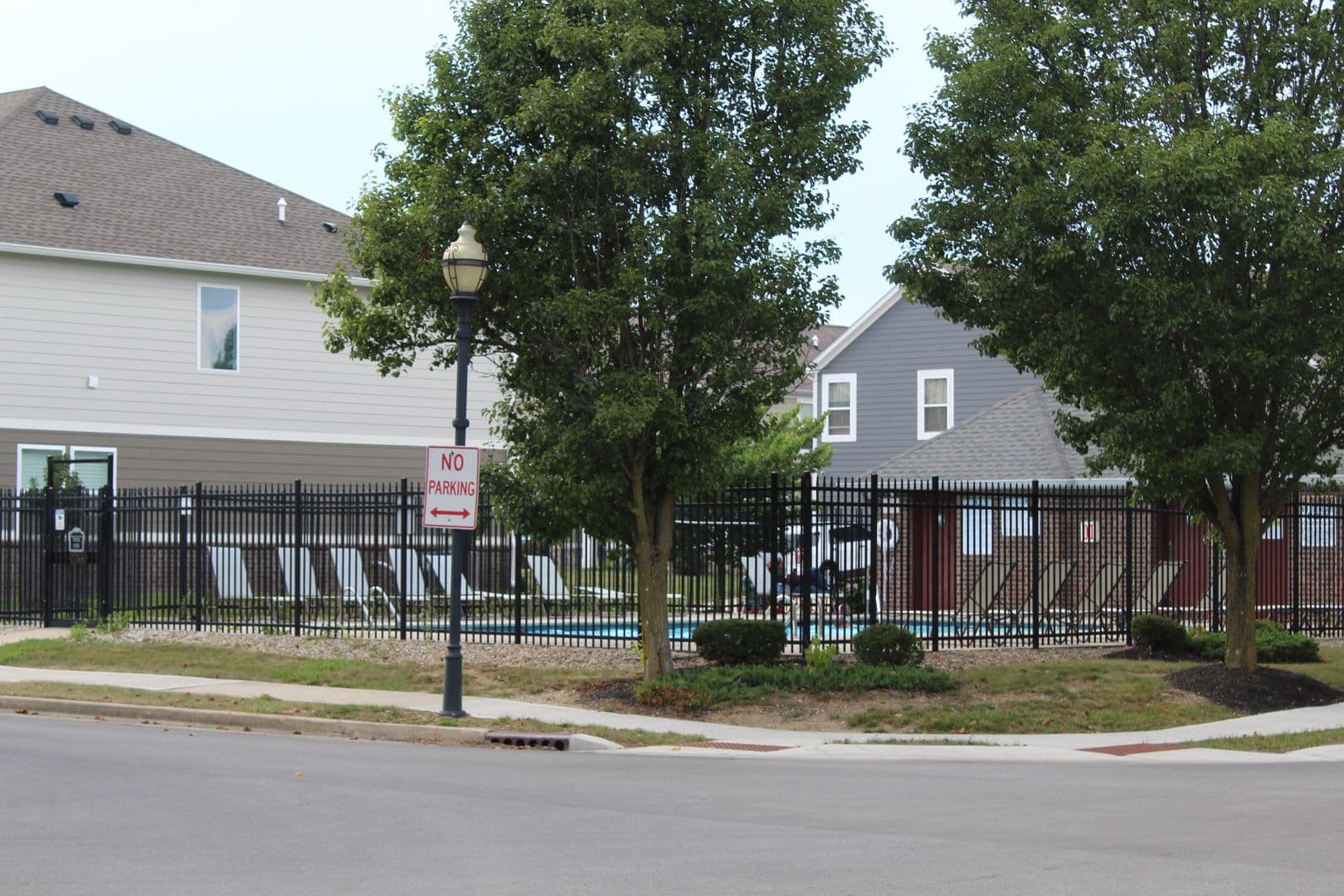 Avon House: 7265 Governors Row