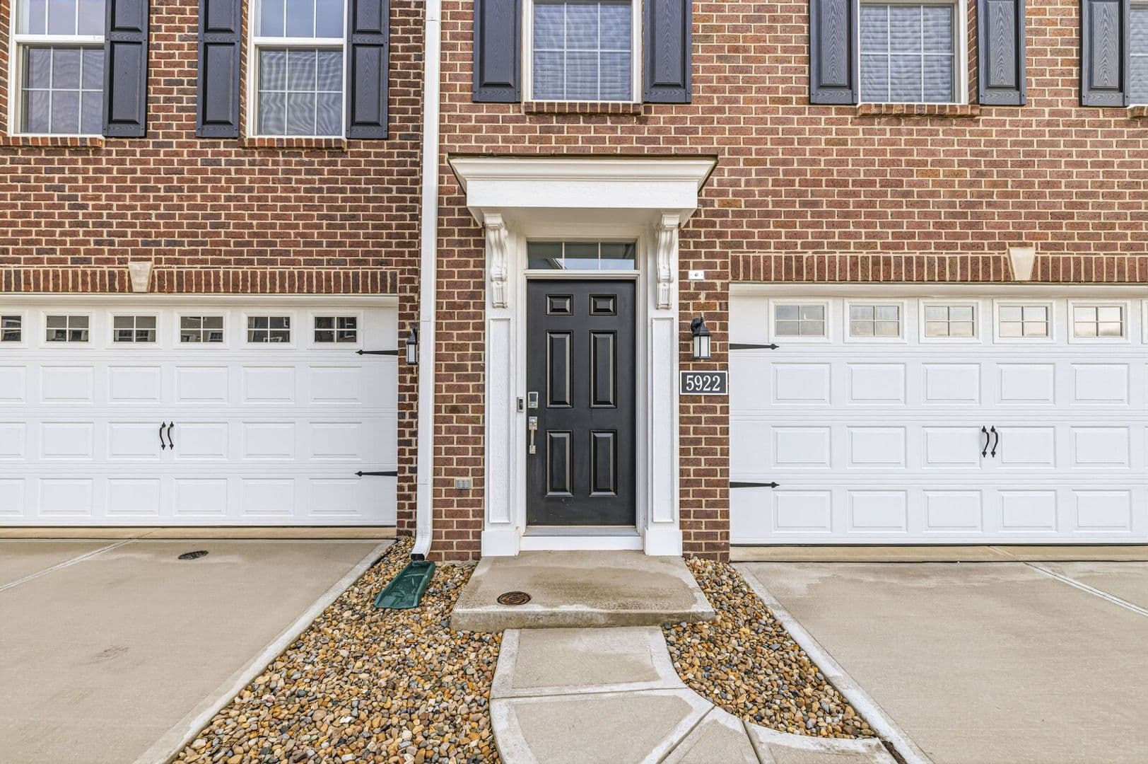 Plainfield House: 5922 Juna Avenue