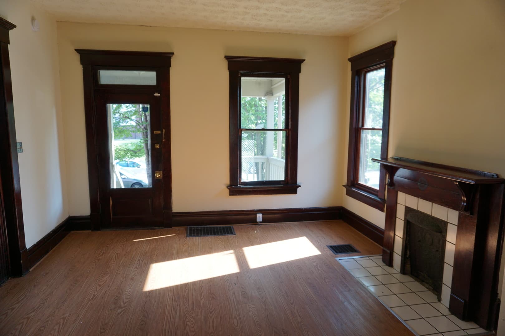 Columbus House: 290 E. 15th