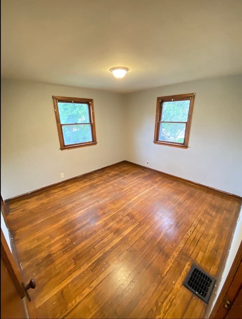 Columbus Apartment: 2547 Neil
