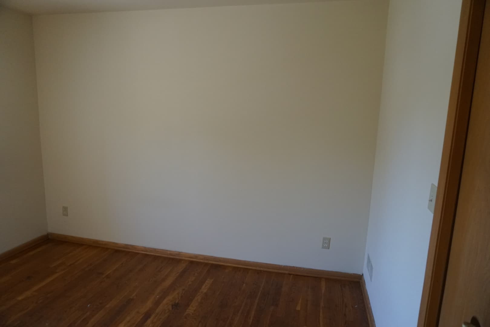 Columbus Apartment: 70 W. Northwood Avenue