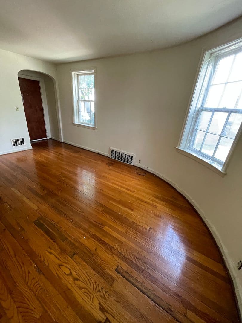 Columbus Apartment: 285 E 15th Avenue
