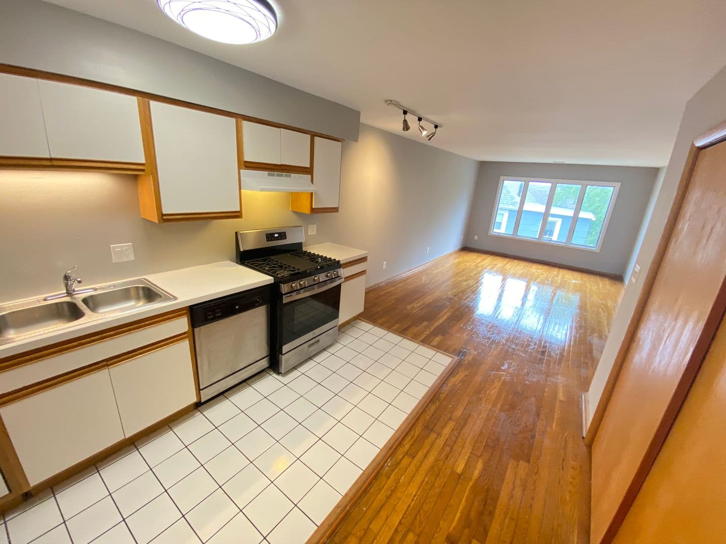 Columbus Apartment: 70 W. Northwood Avenue