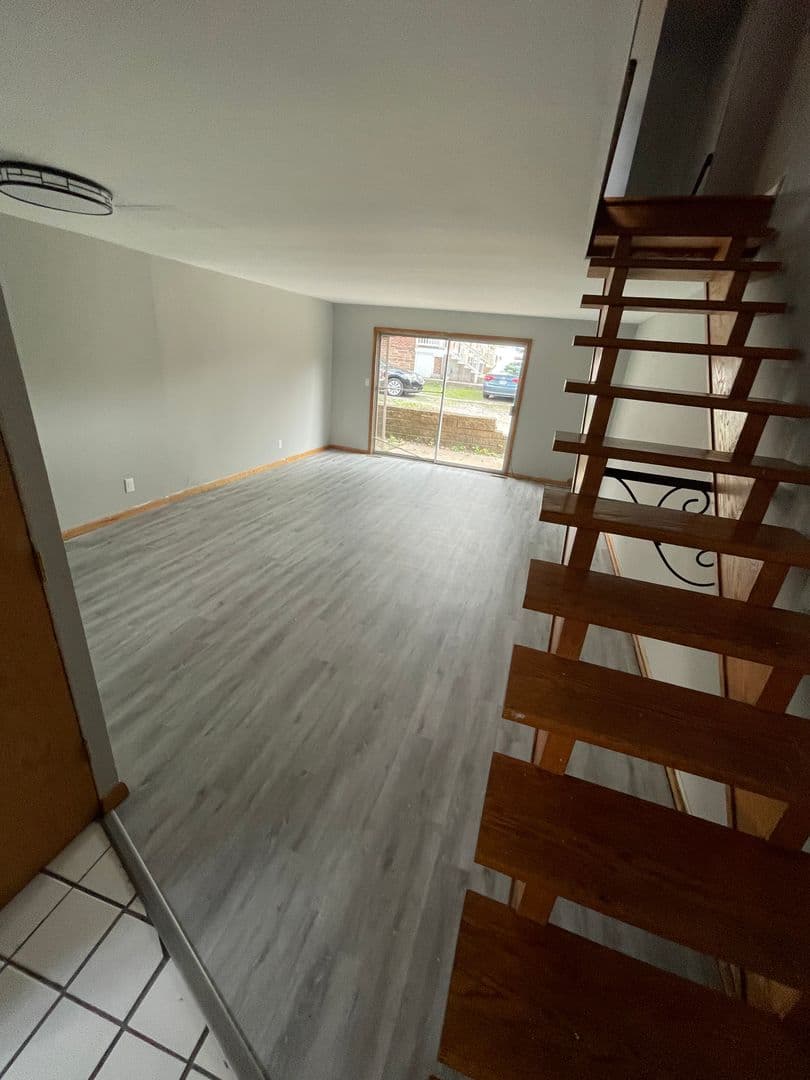 Columbus Apartment: 167 E. 14th Avenue