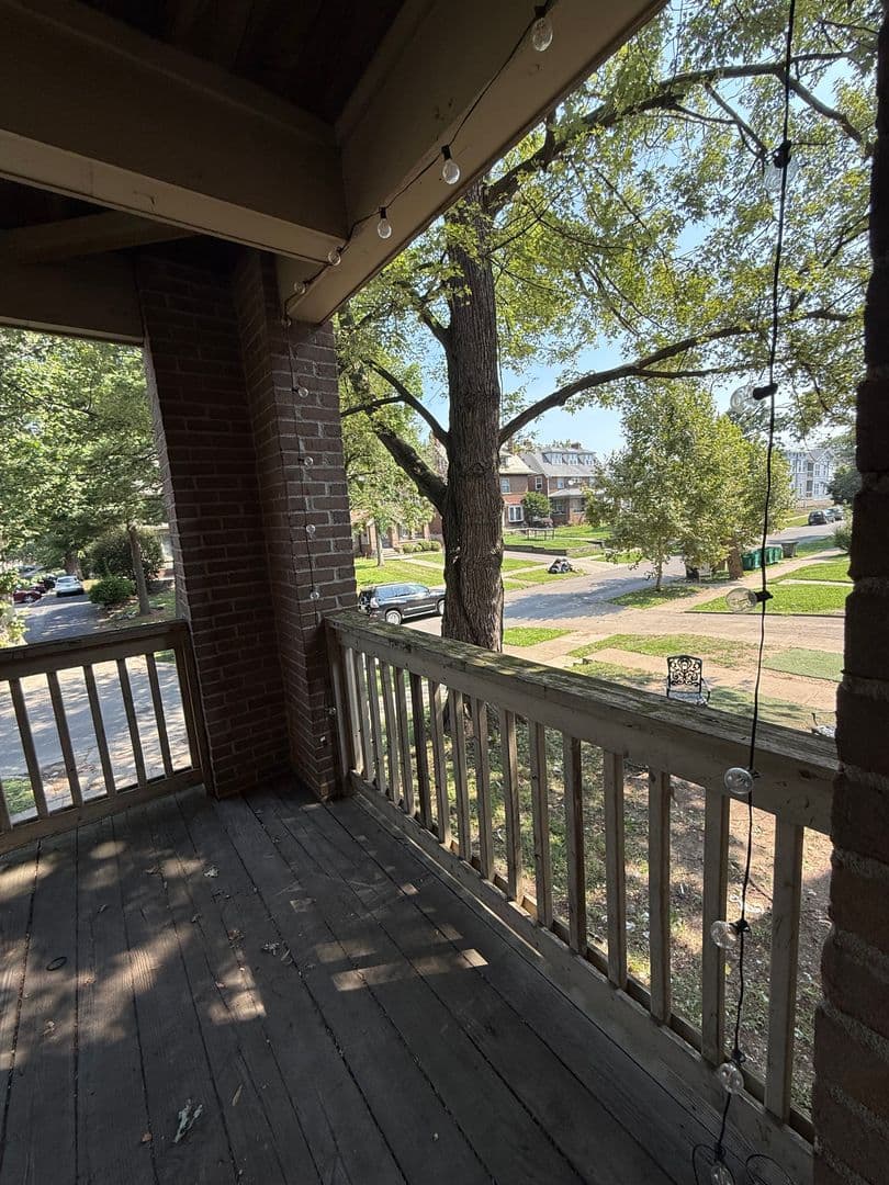 Columbus Apartment: 201 E. 16th Avenue