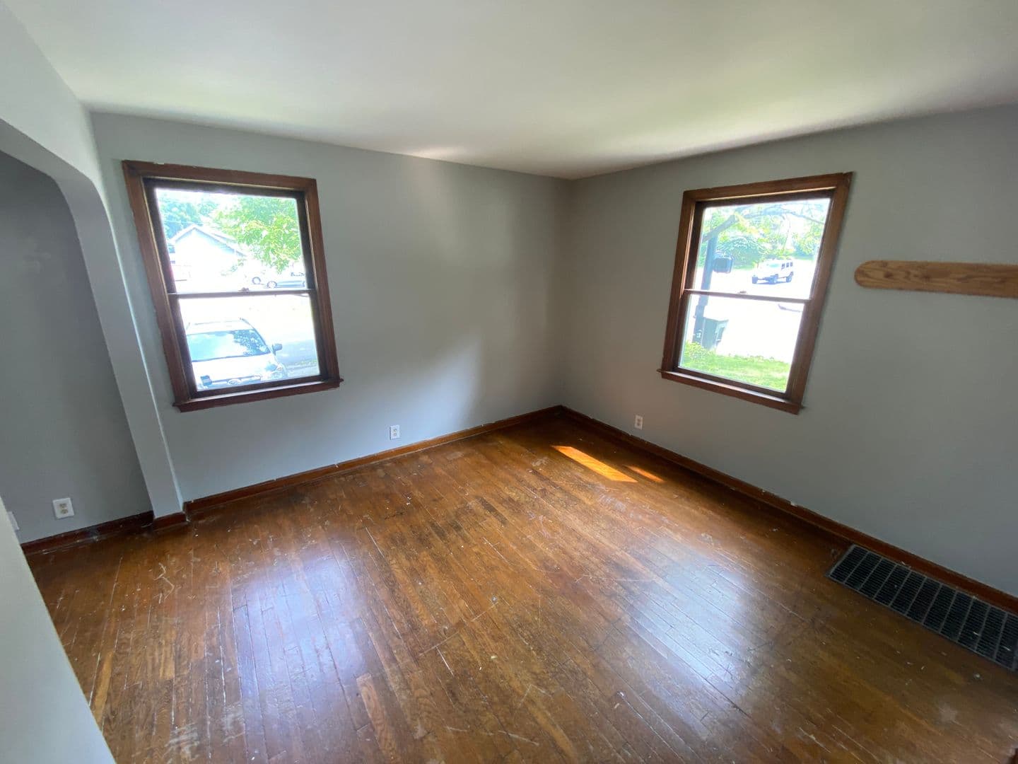 Columbus Apartment: 2549 Neil