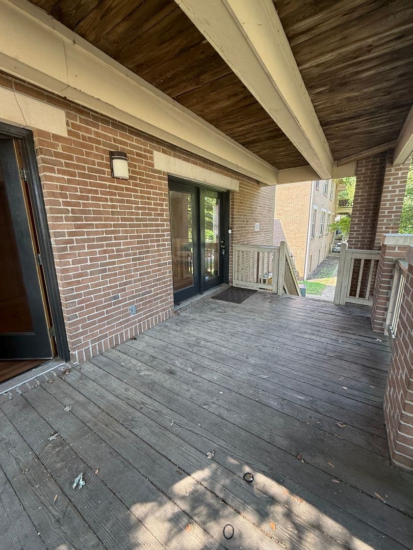 Columbus Apartment: 201 E. 16th Avenue