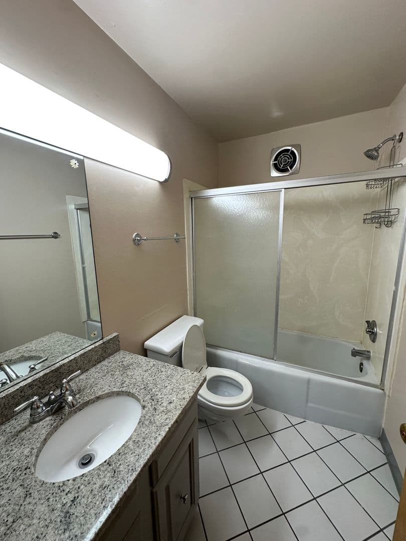 Columbus Apartment: 70 W. Northwood Avenue