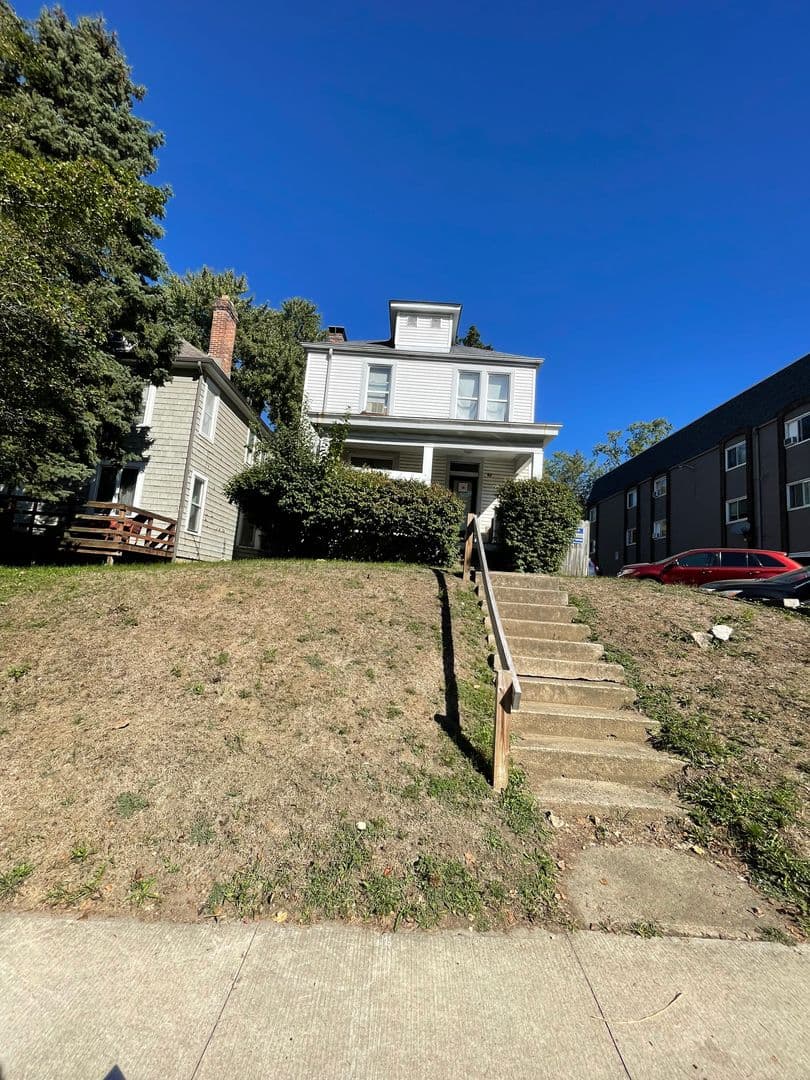 Columbus House: 62 W. Oakland
