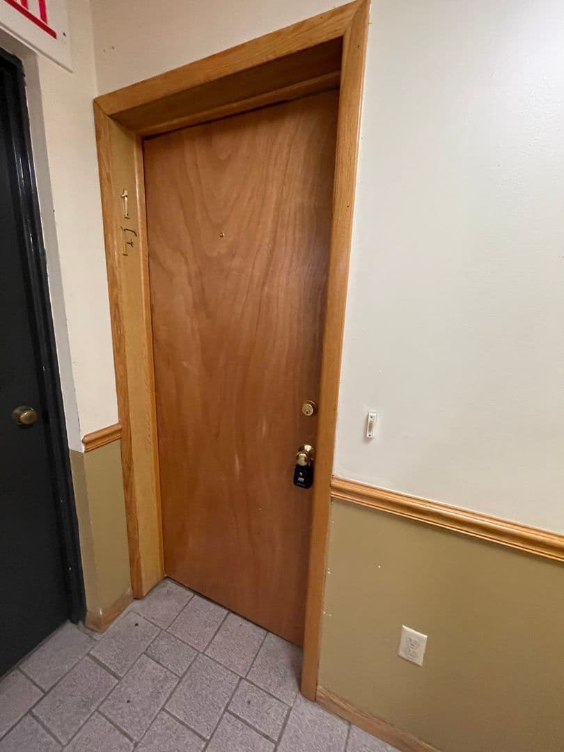Columbus Apartment: 70 W. Northwood Avenue