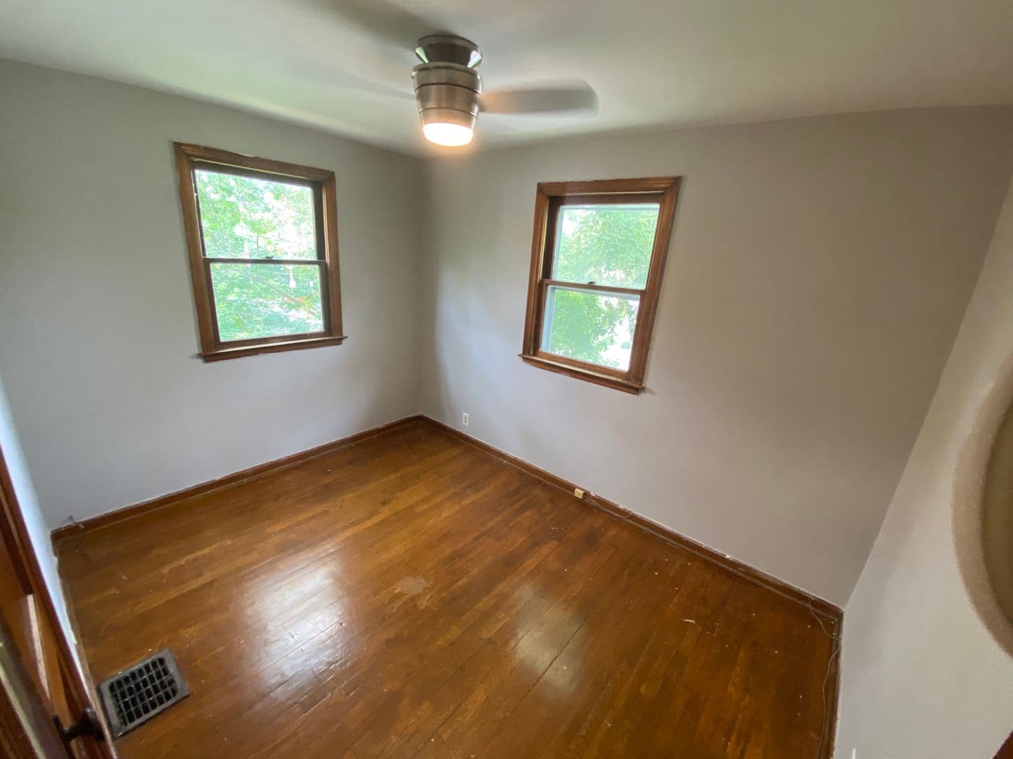 Columbus Apartment: 2549 Neil