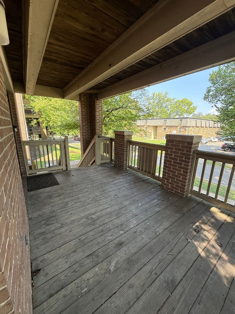 Columbus Apartment: 201 E. 16th Avenue