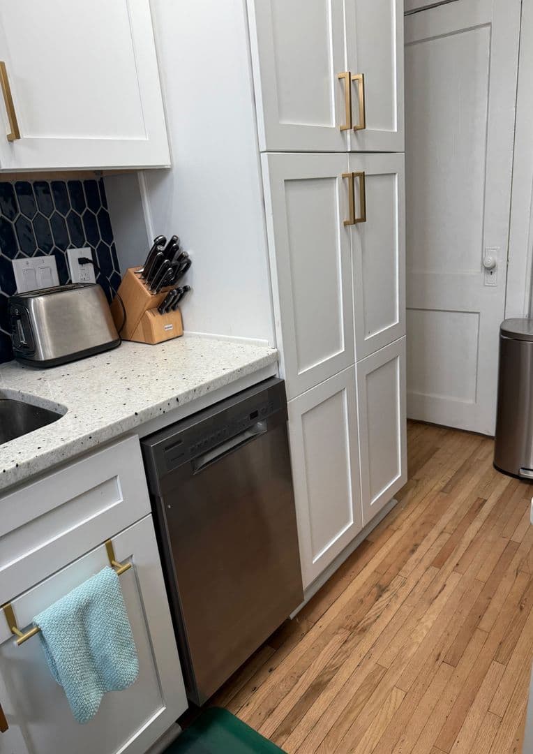 Columbus Apartment: 1349-1353 Hollywood Place