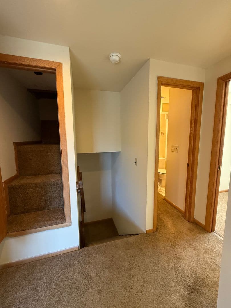 Columbus Apartment: 64 W. Northwood Avenue