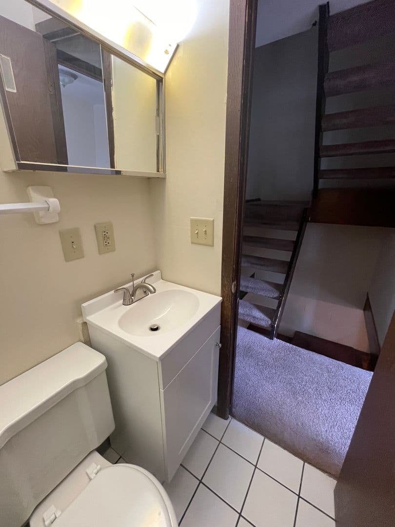 Columbus Apartment: 64 W. Northwood Avenue