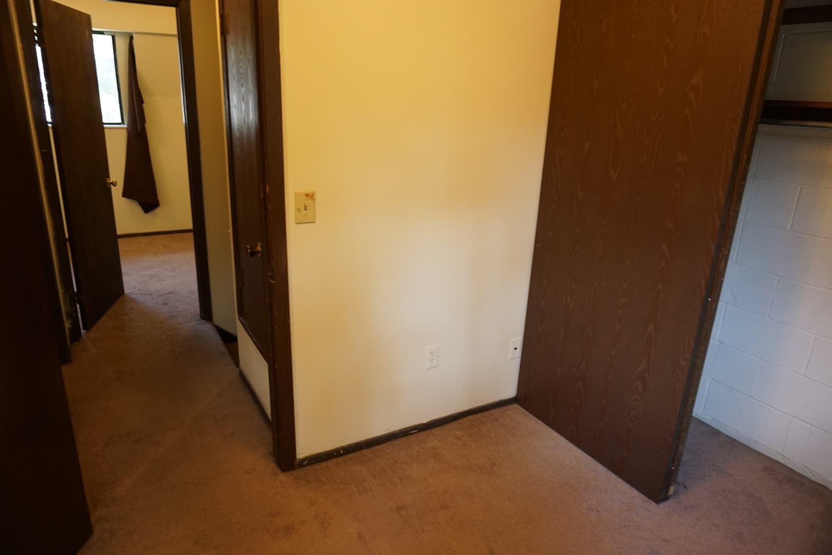 Columbus Apartment: 64 W. Northwood Avenue