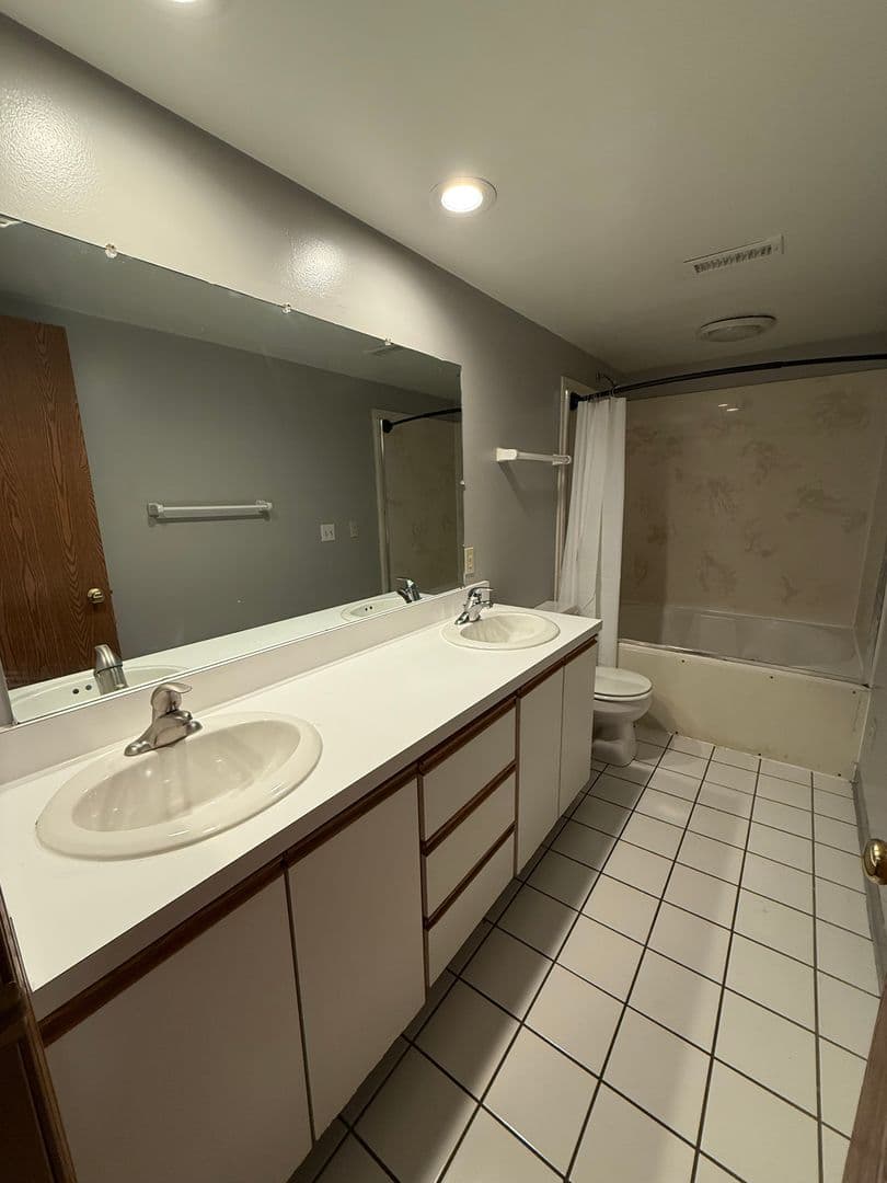 Columbus Apartment: 201 E. 16th Avenue