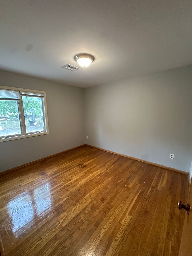 Columbus Apartment: 70 W. Northwood Avenue