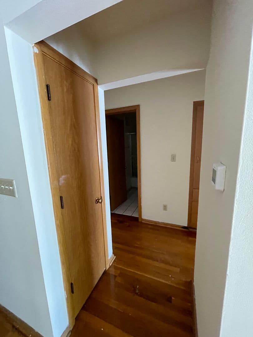 Columbus Apartment: 70 W. Northwood Avenue