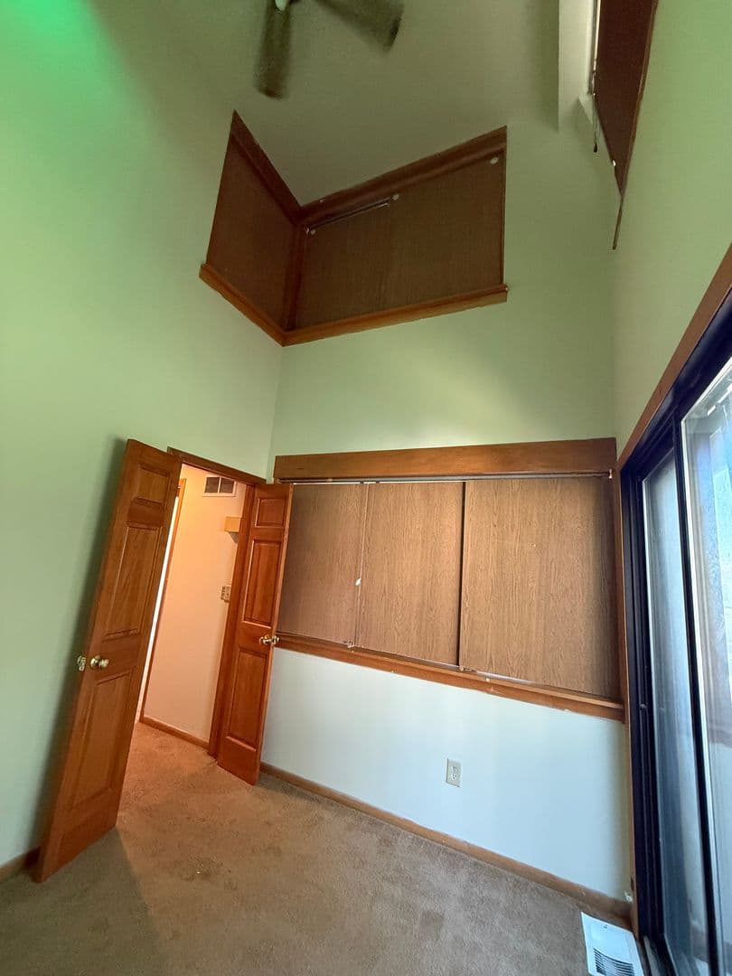 Columbus Apartment: 64 W. Northwood Avenue