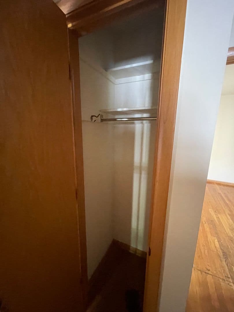 Columbus Apartment: 70 W. Northwood Avenue