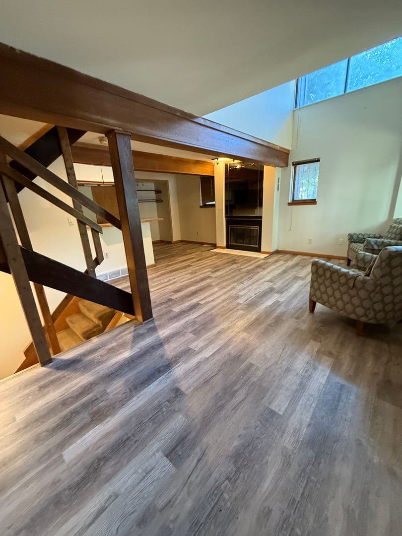 Columbus Apartment: 64 W. Northwood Avenue